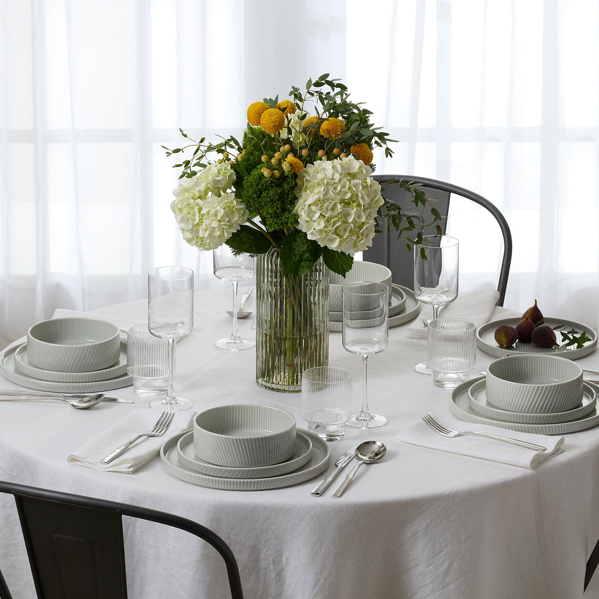 Modulus Vapor 16-Piece Dinnerware Set